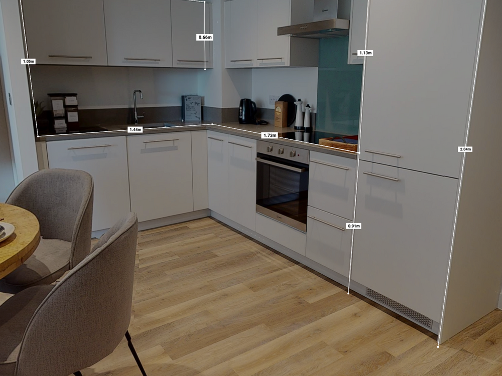 Modern Kitchen Nearly New with Corianders & Appliances. E14 London