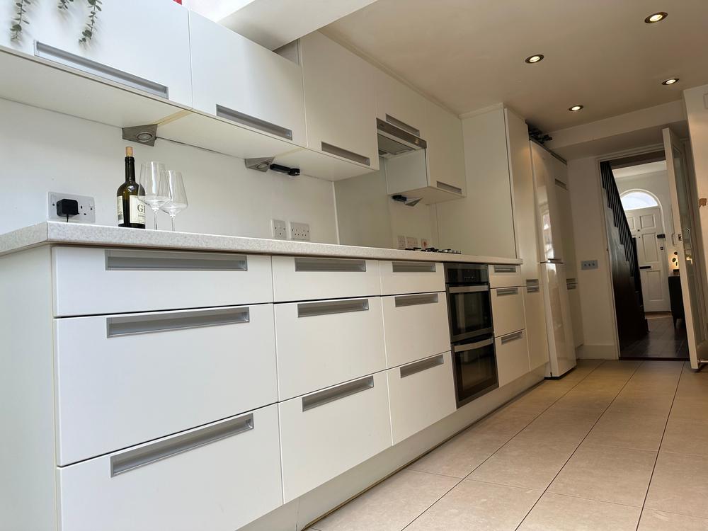 John Lewis Kitchen, Buyer to remove from North West London.