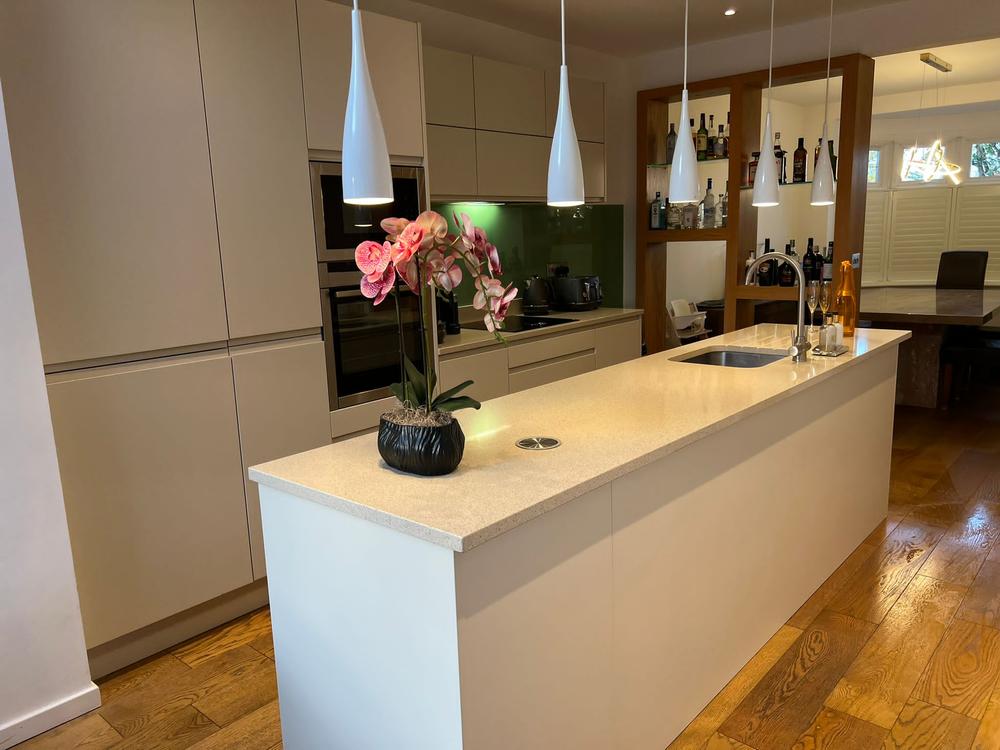 Modern Kitchen with Appliances, Located in Barnet. Available Now!