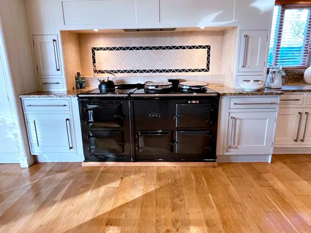 Art House Traditional Wooden Kitchen, with Appliances & Granite Worktops. Located in Wilmslow SK9.