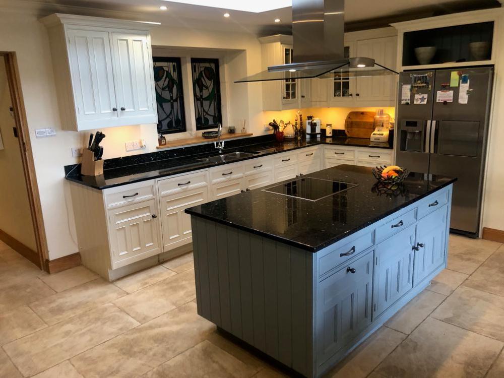 Smallbone Kitchen with Granite Worktops & Appliances. Located near Bath.