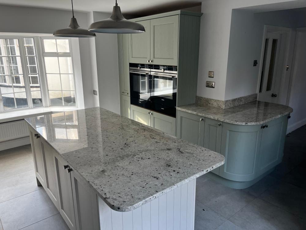 Burbridge kitchen with Granite Worktops & Appliances. Fareham, Hampshire.