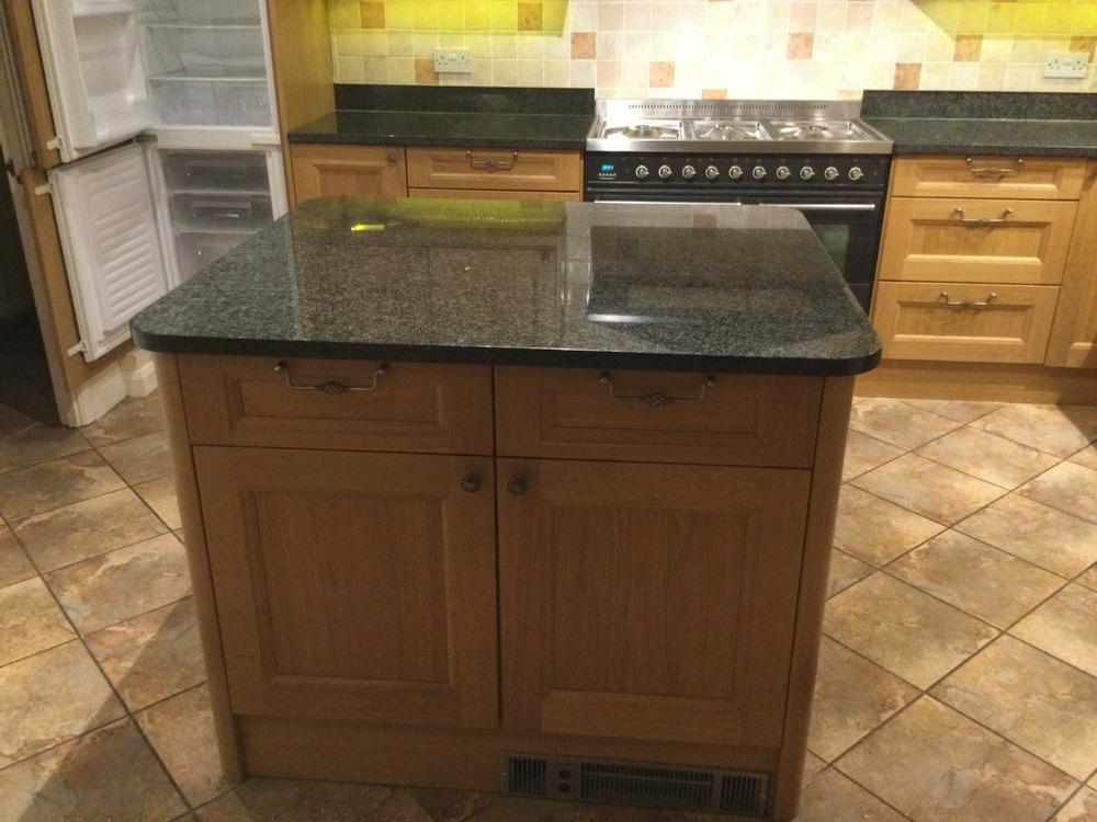 8 Yrs Old Oak Kitchen with Granite & Appliances. Cambs. Ready to Go.