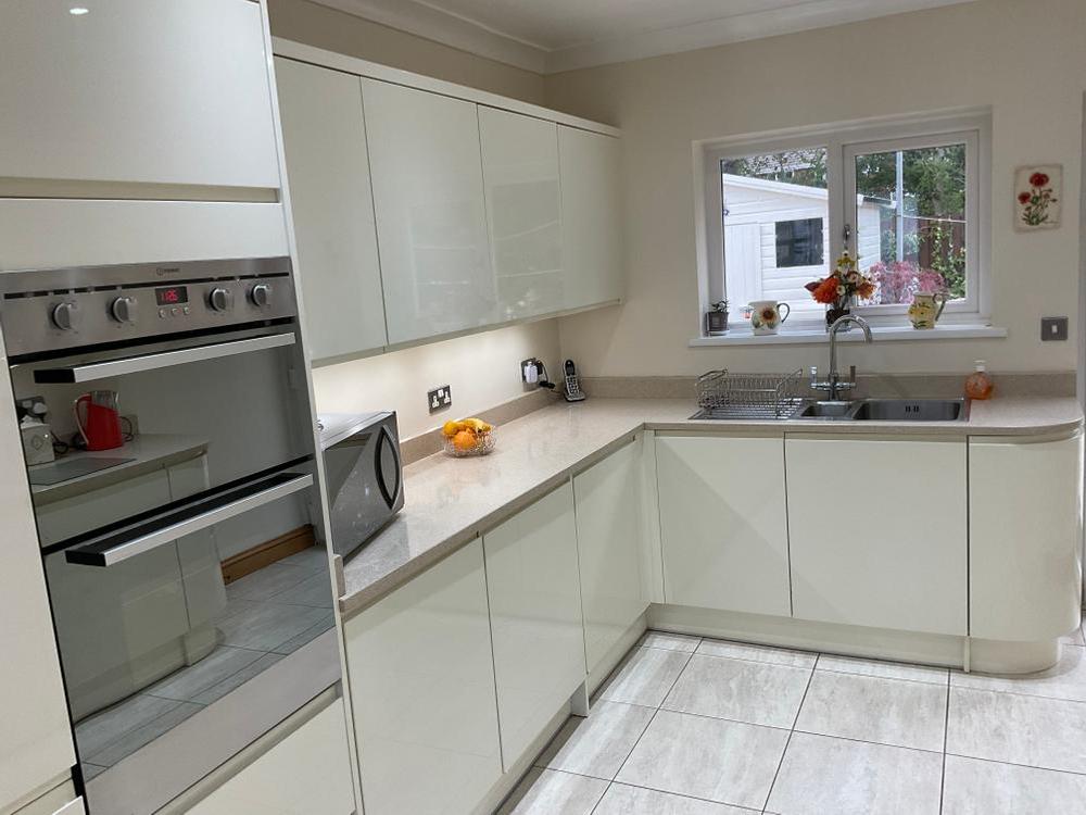 Wren Kitchen with Granite & Appliances Located in South Wales
